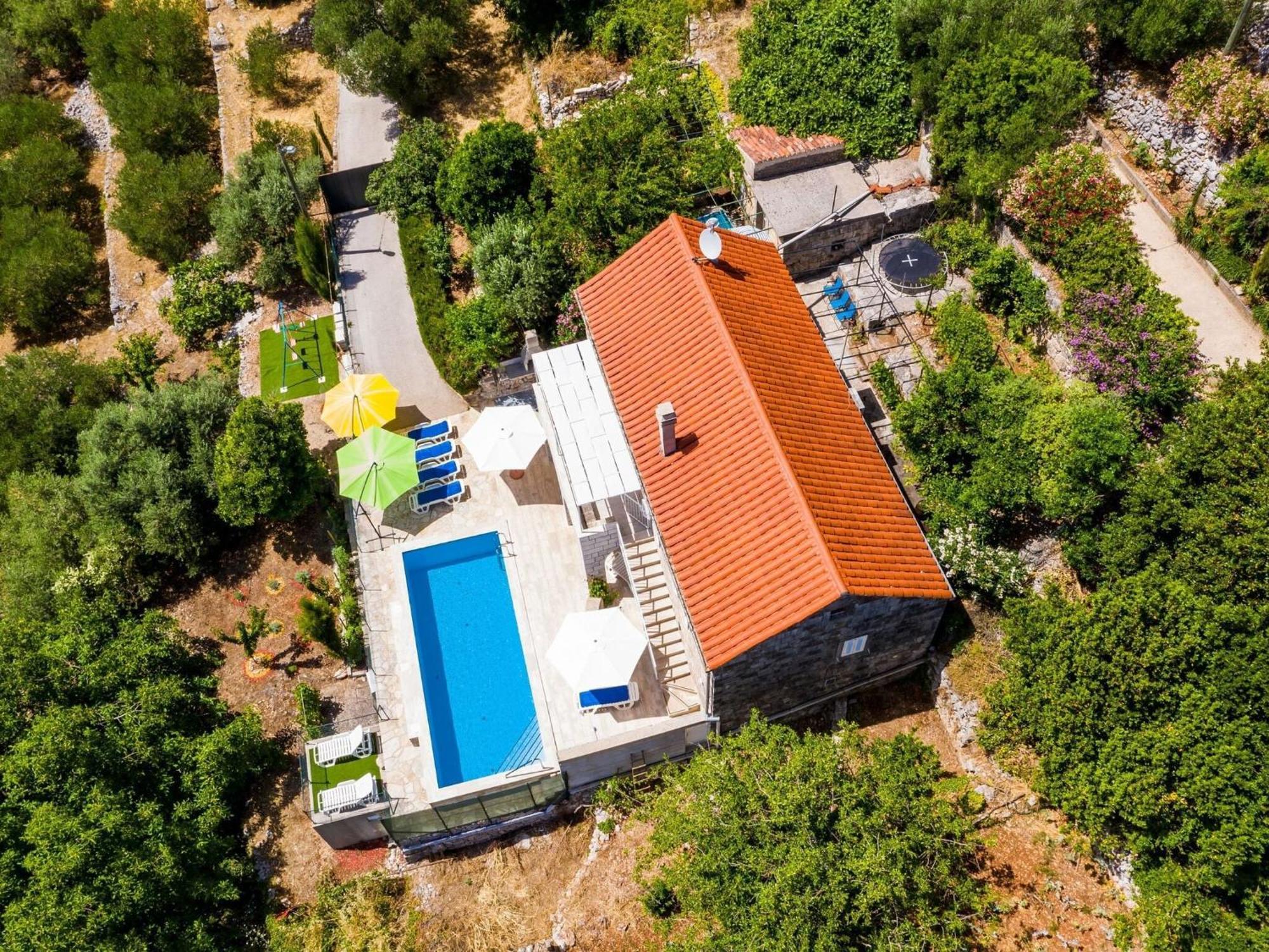 House Ko An-Four Bedroom Villa With Terrace And Swimming Pool Gruda Kültér fotó