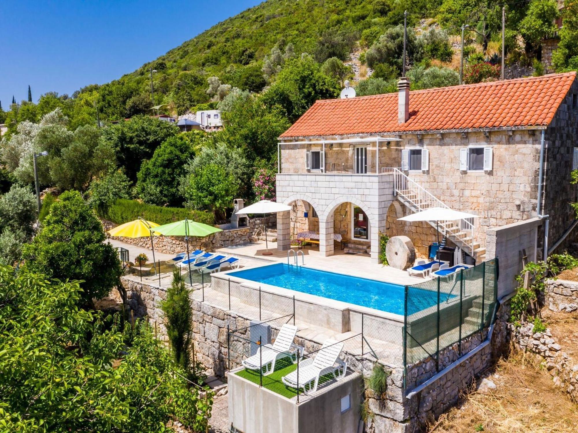 House Ko An-Four Bedroom Villa With Terrace And Swimming Pool Gruda Kültér fotó