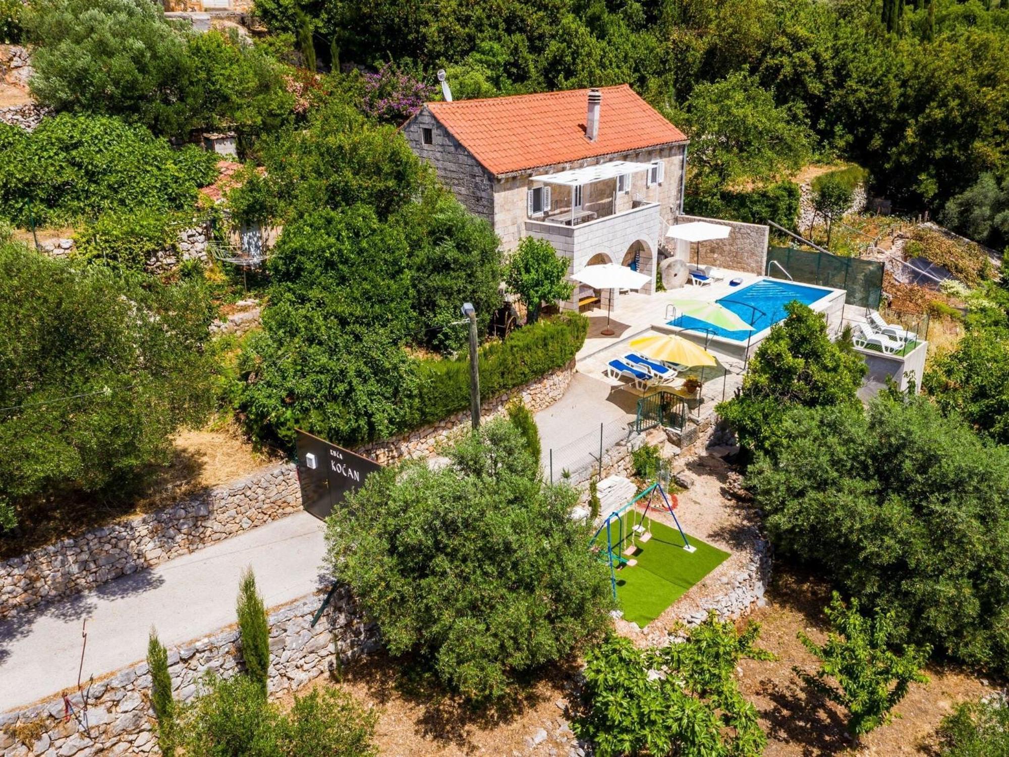 House Ko An-Four Bedroom Villa With Terrace And Swimming Pool Gruda Kültér fotó